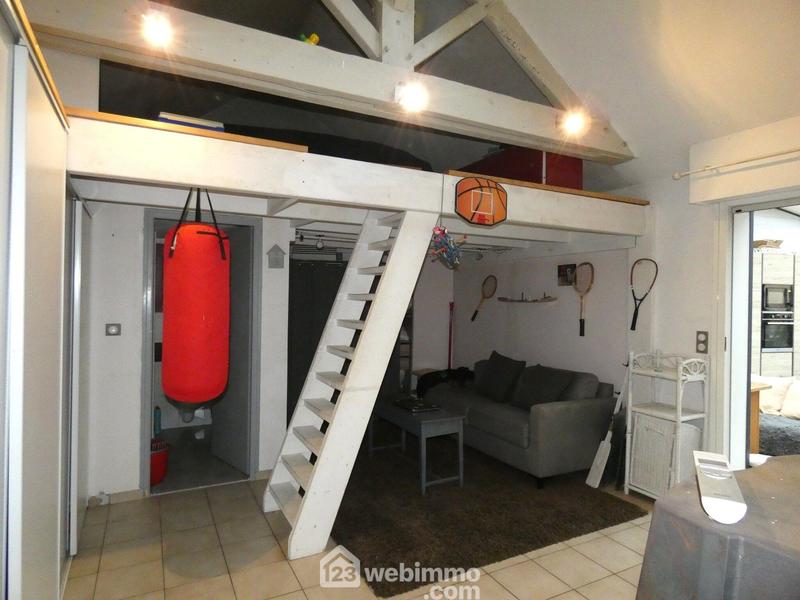 Maison - 233 m² - 9 pièces