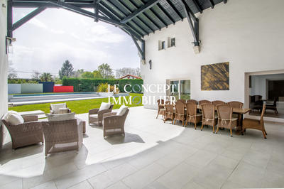 Villa - 295 m² - 12 pièces