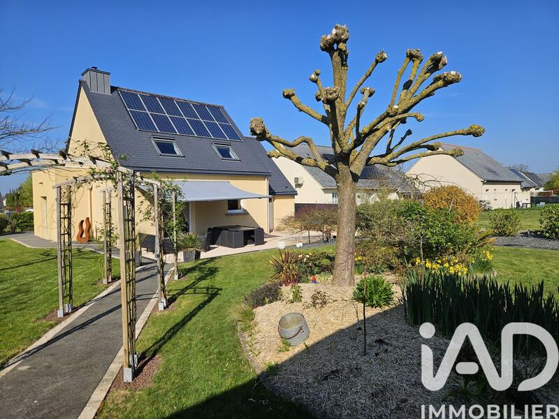 Maison - 95 m² - 5 pièces