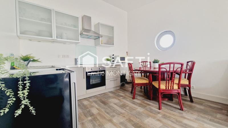 Maison - 219 m² - 9 pièces