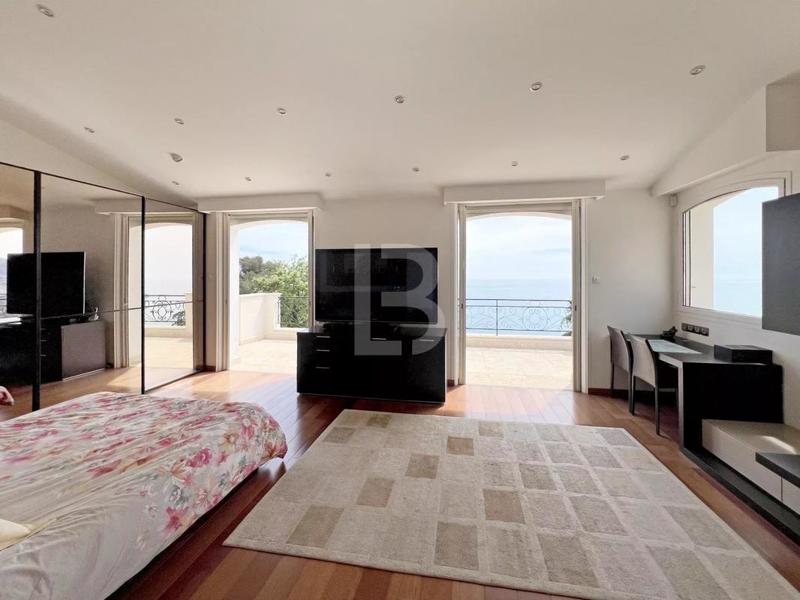 Villa - 320 m² - 5 pièces