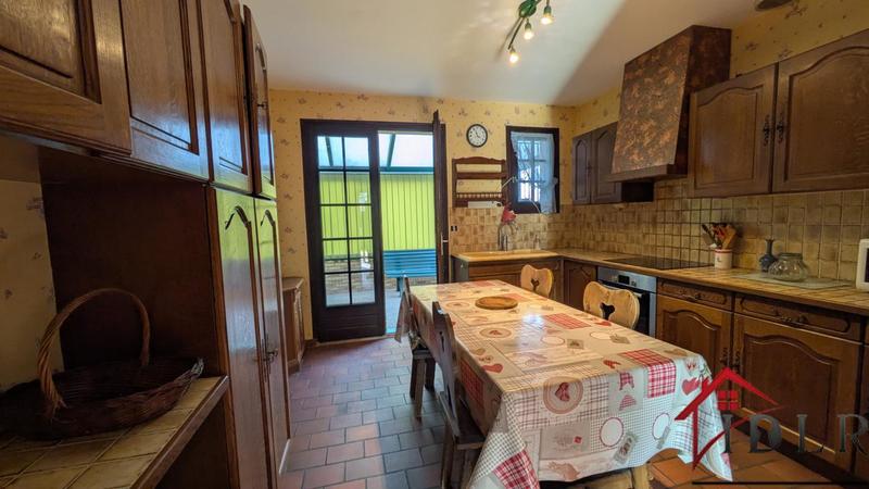 Maison - 210 m² - 6 pièces