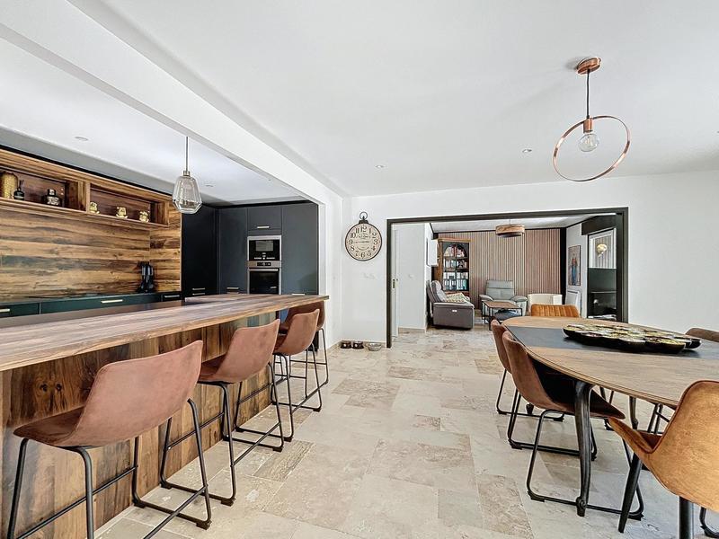 Maison - 174 m² - 7 pièces