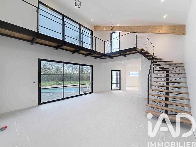 Maison - 140 m² - 5 pièces