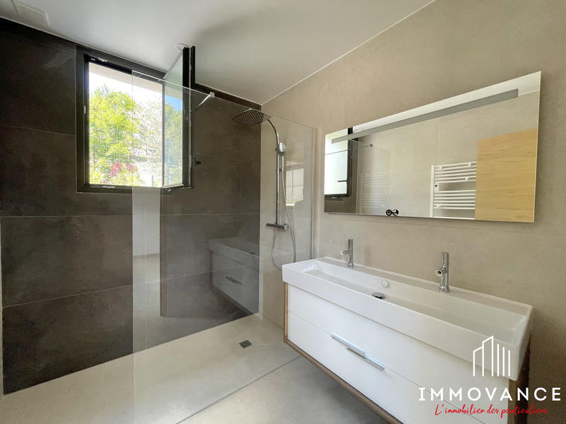 Maison contemporaine - 174 m² - 7 pièces