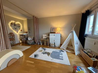 Appartement - 125 m² - 4 pièces