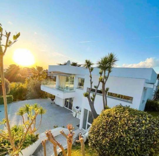 Villa - 258 m² - 8 pièces