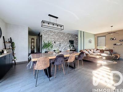 Maison - 141 m² - 8 pièces