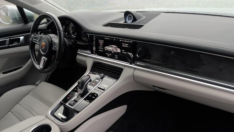Porsche Panamera 4.0 680 Hybrid Pdk8 s - Entretien constructeur