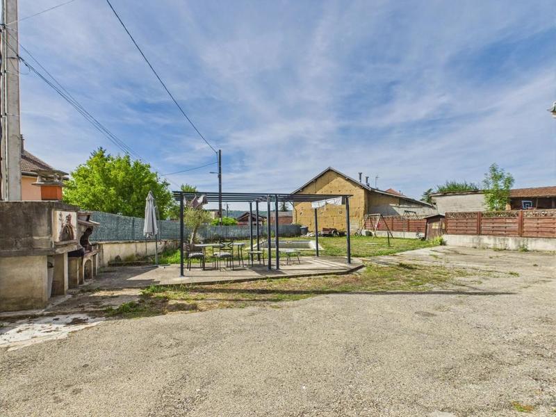 Maison - 197 m² - 8 pièces