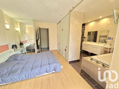 Maison - 351 m² - 12 pièces