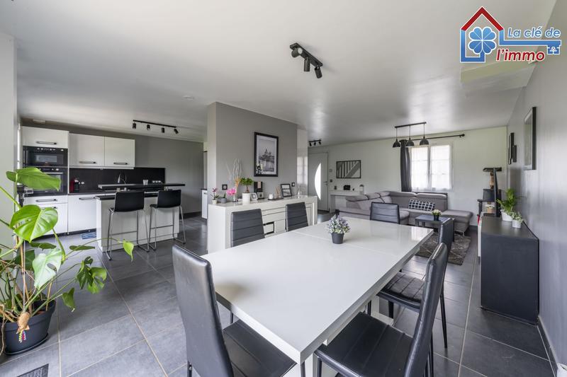 Maison - 104 m² - 6 pièces