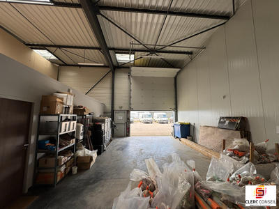 Local d'activités - 357 m²