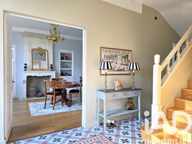 Maison - 250 m² - 10 pièces