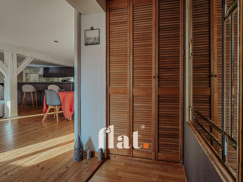 Loft - 130 m² - 5 pièces