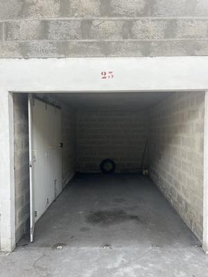 Parking / Garage - 11 m²