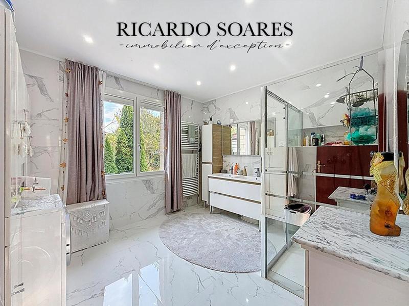 Maison - 204 m² - 8 pièces