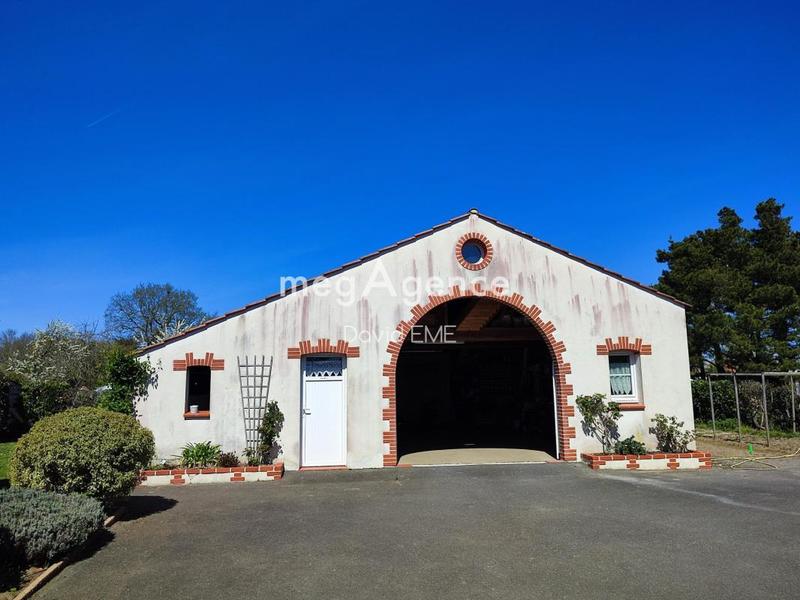 Maison traditionnelle - 167 m² - 8 pièces