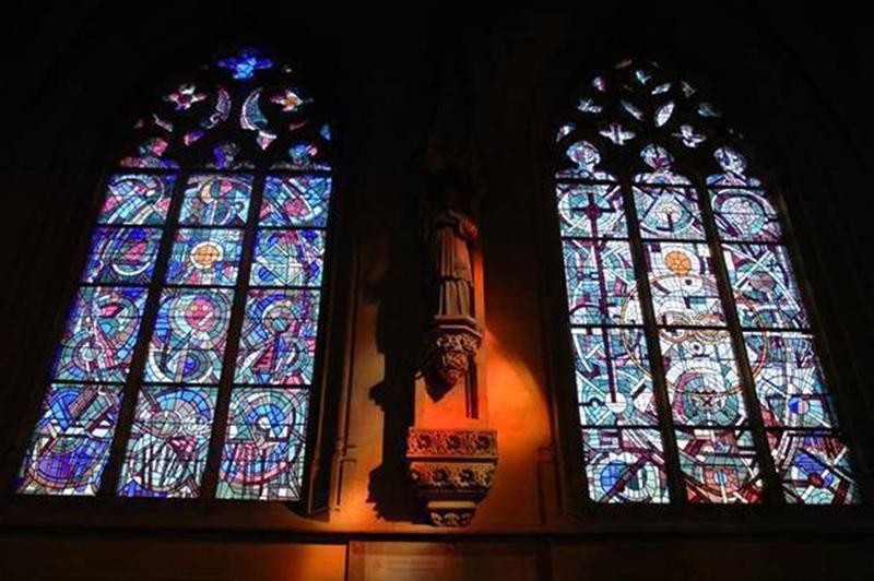 Visite guidée de la Basilique de Mézières, ses vitraux et son trésor d'art sacré