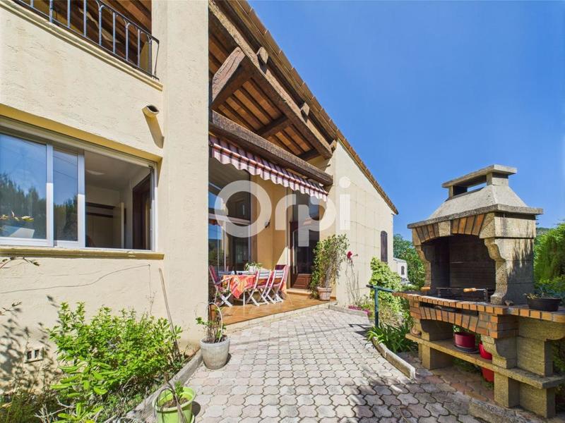 Maison - 192 m² - 5 pièces