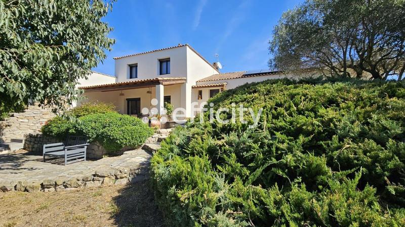 Pavillon - 211 m² - 8 pièces