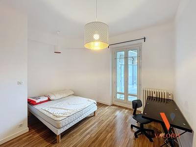Appartement - 99 m² - 5 pièces