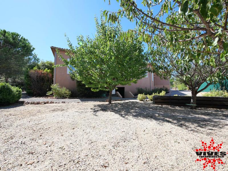 Villa - 213 m² - 6 pièces