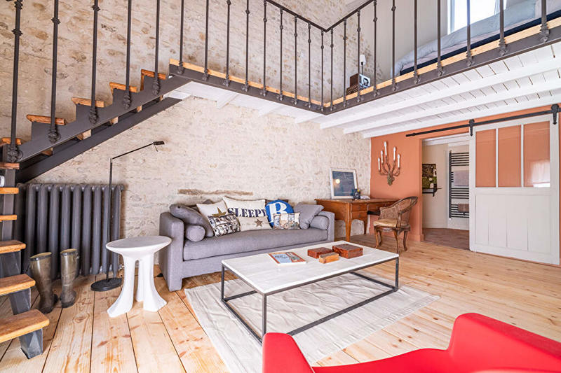 Demeure - 260 m² - 6 pièces