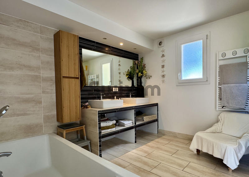 Villa - 187 m² - 5 pièces