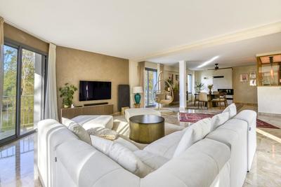 Maison - 171 m² - 7 pièces