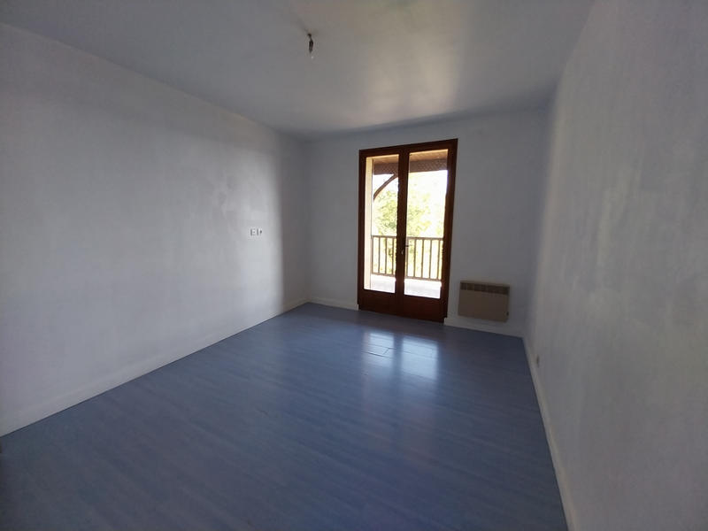 Maison - 239 m² - 8 pièces