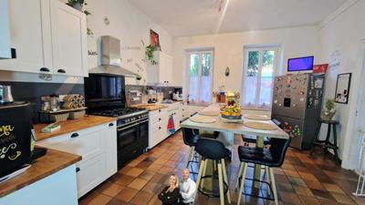 Maison - 254 m² - 5 pièces