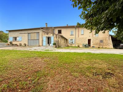Maison - 333 m² - 9 pièces