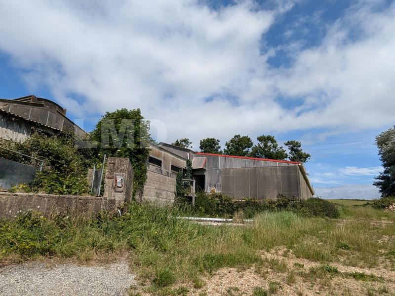 Terrain - 3 000 m²