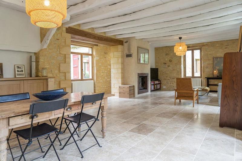 Maison - 326 m² - 13 pièces