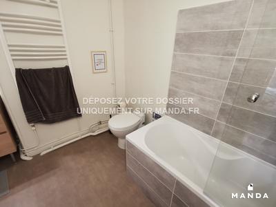 Chambre - 11 m² - 5 pièces