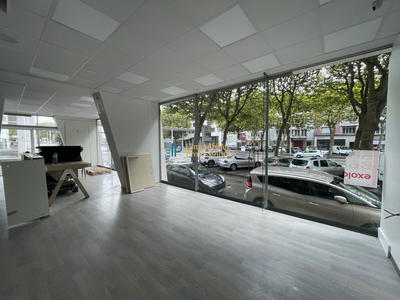 Local commercial - 104 m² - 3 pièces