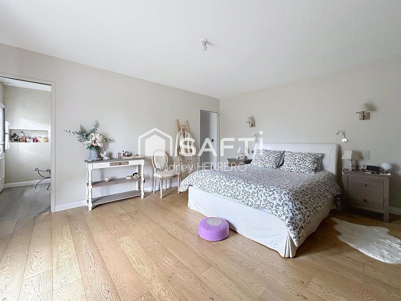 Maison - 252 m² - 6 pièces