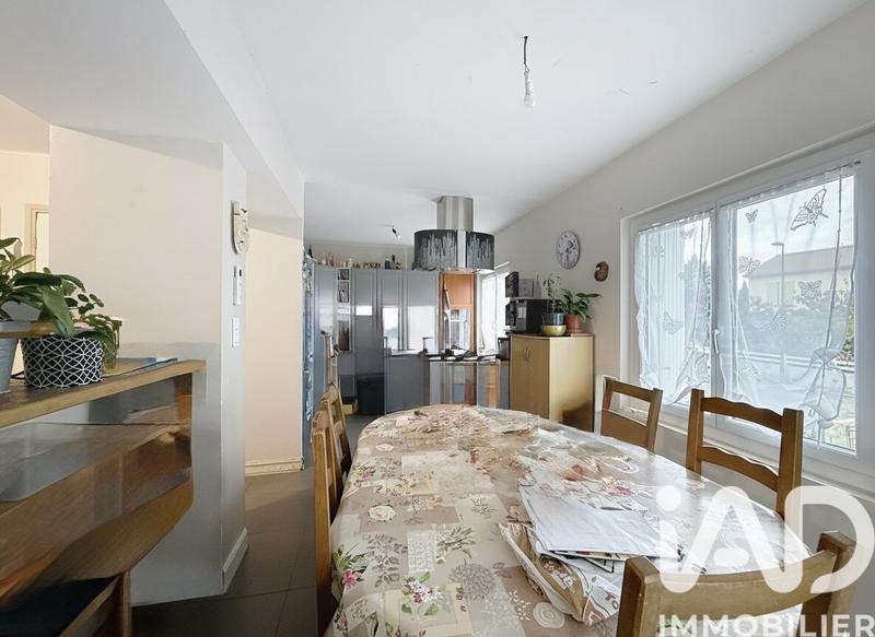 Maison - 185 m² - 11 pièces
