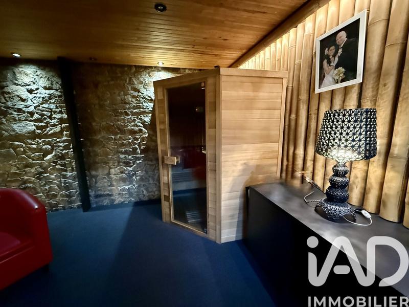 Maison - 301 m² - 13 pièces