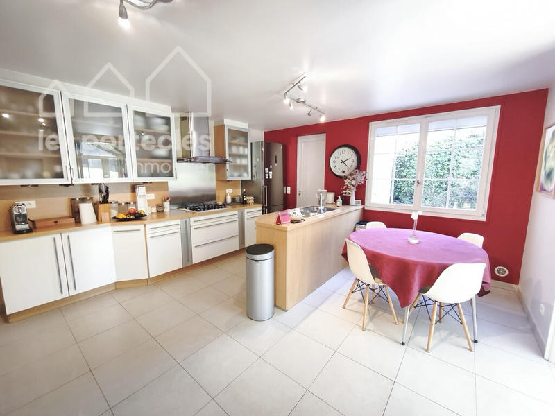 Villa - 268 m² - 10 pièces