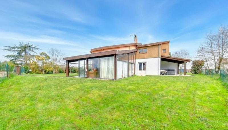 Villa - 250 m² - 7 pièces