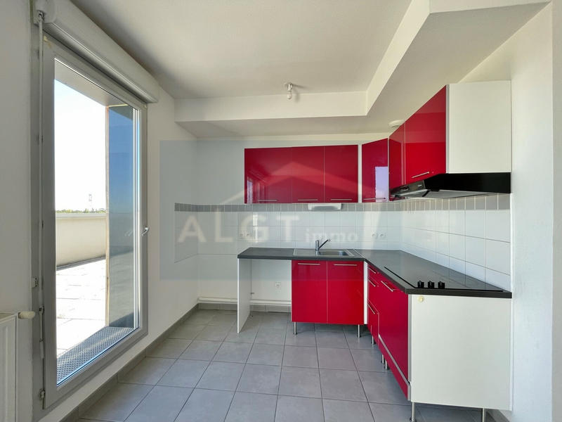 Appartement - 80 m² - 4 pièces