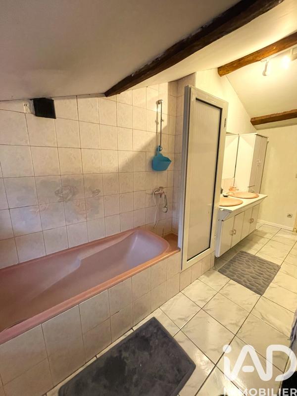 Maison - 248 m² - 8 pièces