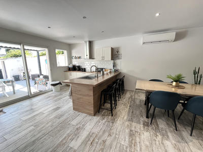 Maison - 95 m² - 4 pièces