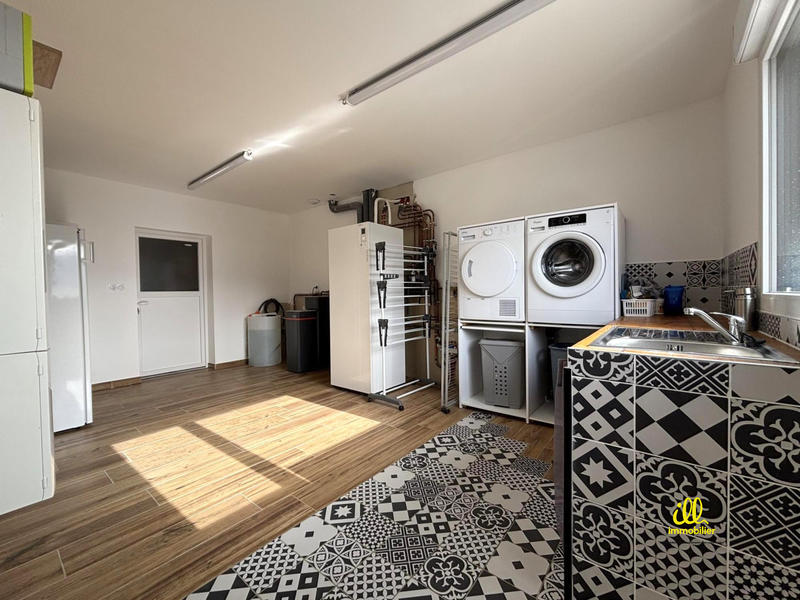 Maison - 245 m² - 6 pièces