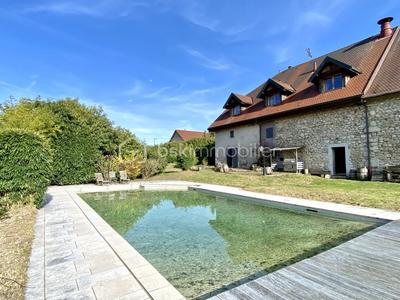 Propriété - 450 m² - 10 pièces