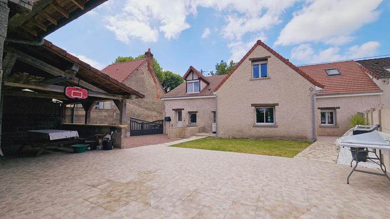 Maison - 180 m² - 5 pièces