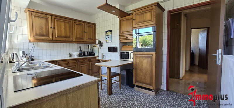 Maison - 99 m² - 6 pièces