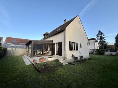 Maison traditionnelle - 130 m² - 6 pièces